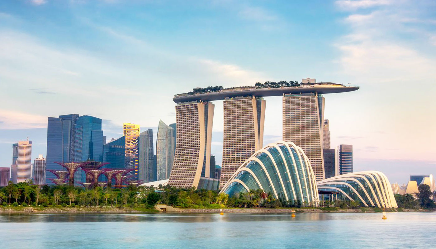 Инвесторы из Гонконга активно переводят средства в Сингапур