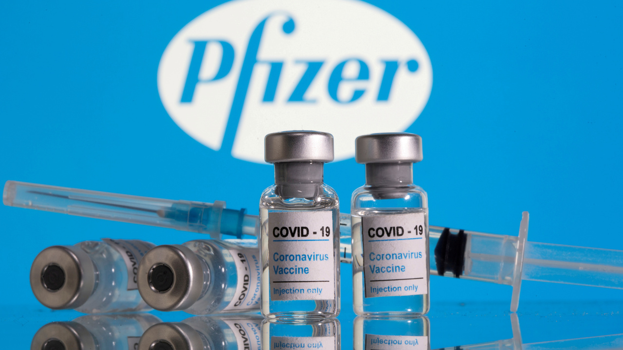 Халық Pfizer ектіргісі келсе де, билік Қытай вакцинасын тасып әлек 