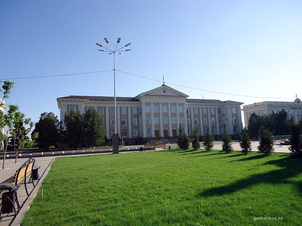 "Жайқалған" жасанды қызғалдақ 