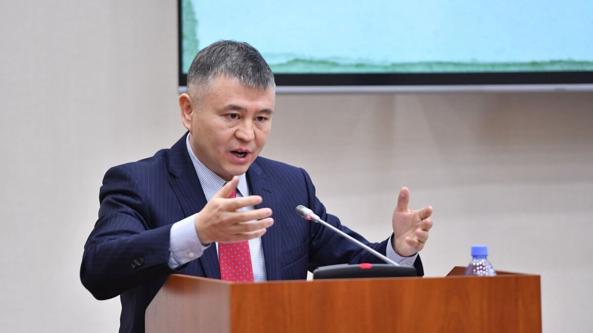 Қоғам белсендісі жерді кімдердің жалдап отырғанын көрсетуді талап етті 