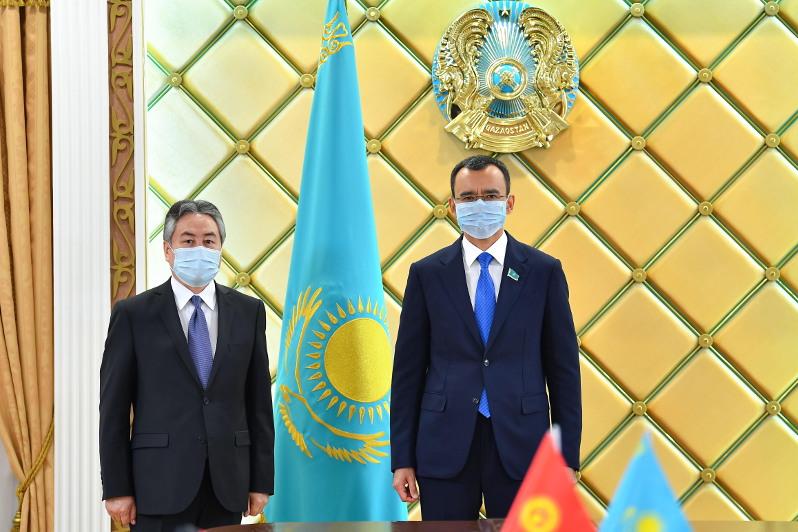 Сенат Төрағасы Қырғызстан елшісін қабылдады  