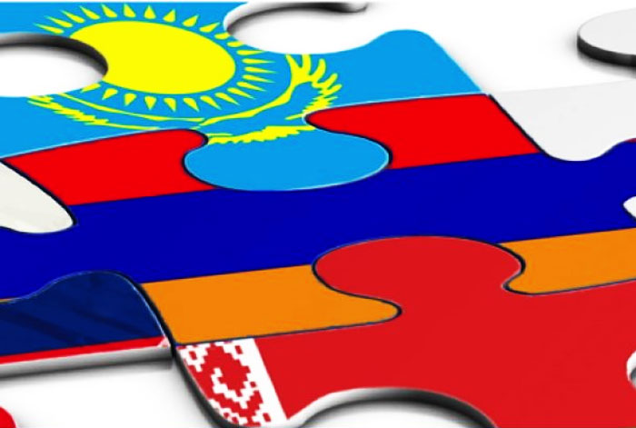 Член ЕЭК Глазьев: Санкции в отношении России больше бьют по коллегам из Евросоюза
