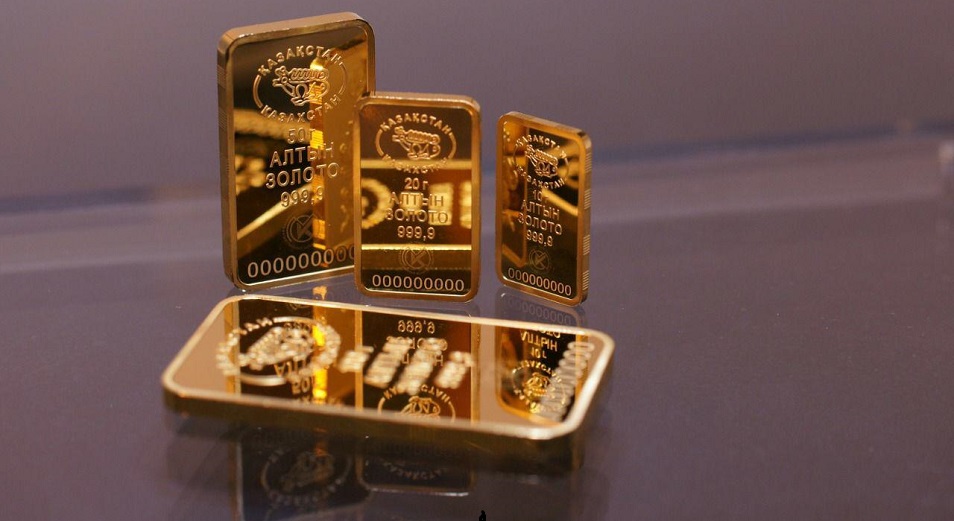 Сколько золотых слитков купили казахстанцы?