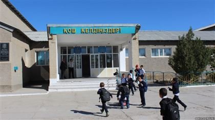 Елорда әкімі 3 ауысымдық мектепті қашан жойылатынын айтты 