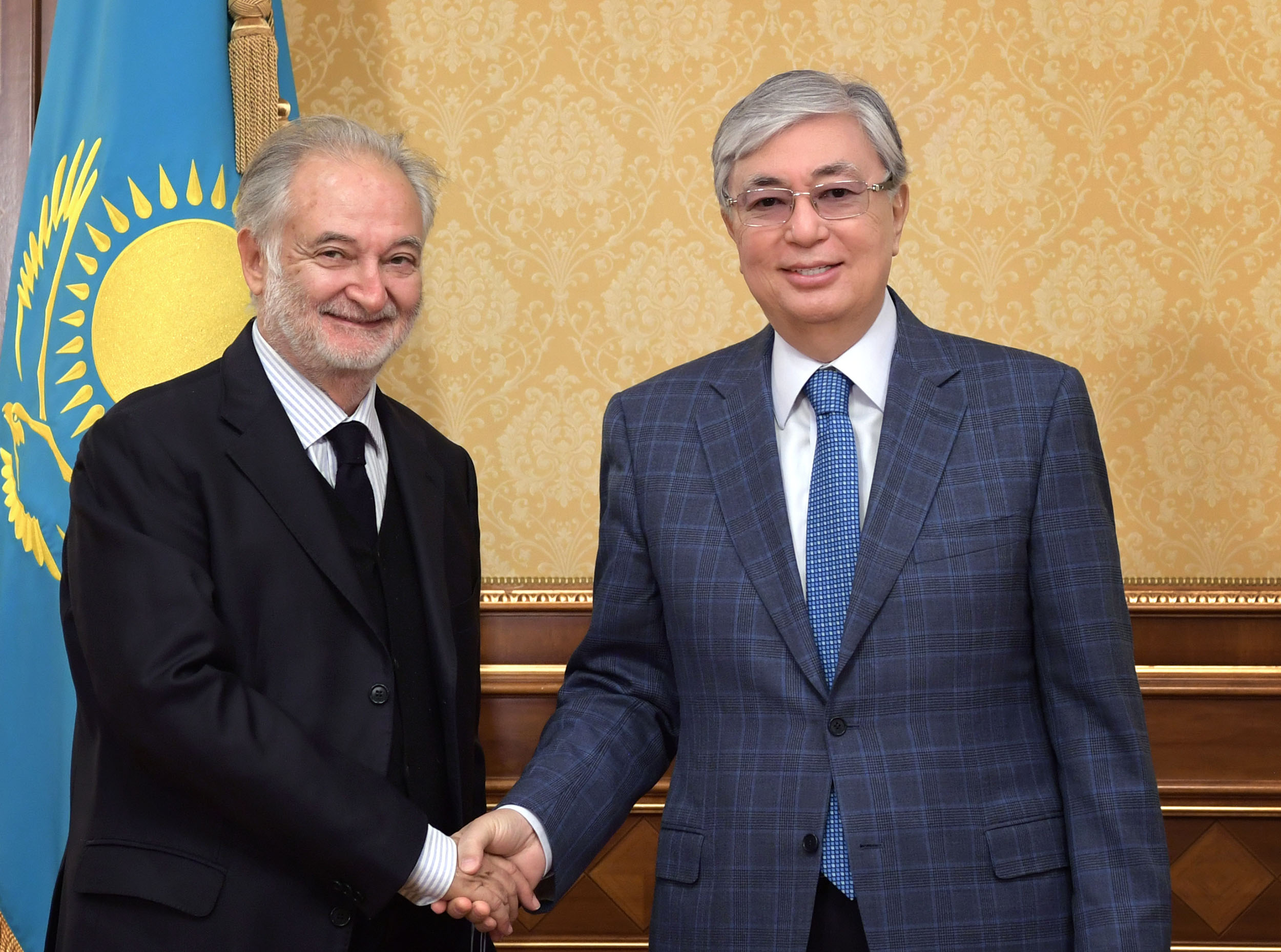 Токаев обсудил с французским политиком Аттали социально-экономические преобразования в Казахстане