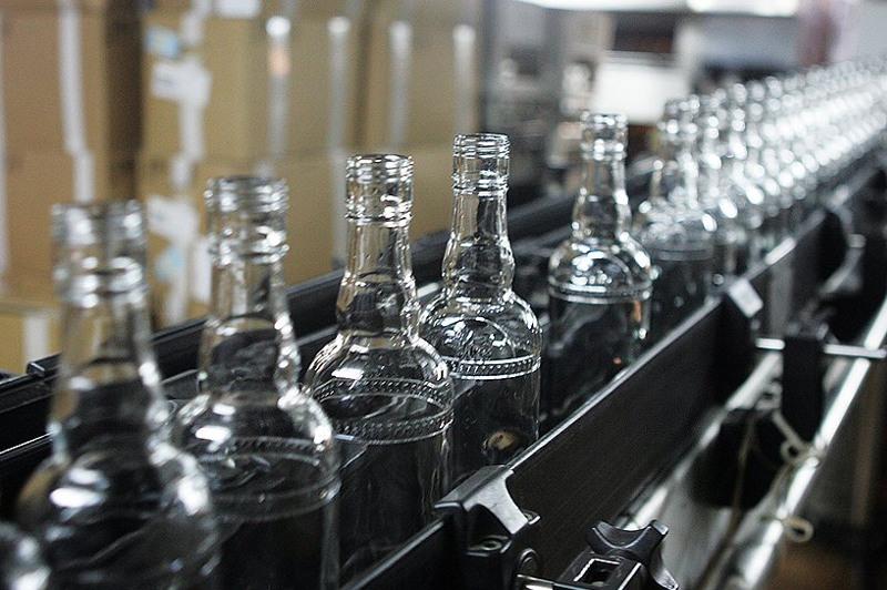 12 подпольных цехов по производству алкоголя выявили в Алматы
