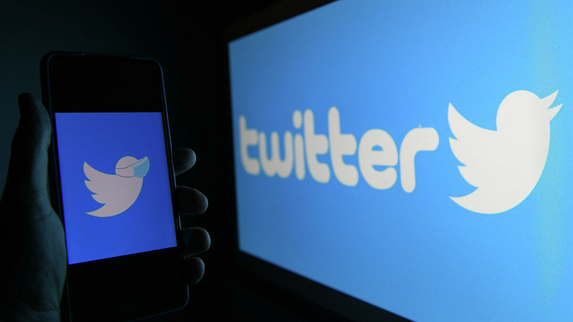 За что и кому Twitter заплатит $809,5 млн 