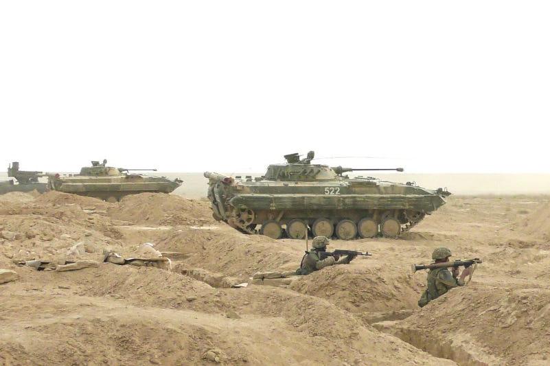 Құрлық әскерлерінің жауынгерлік әзірлігі тексерілуде  