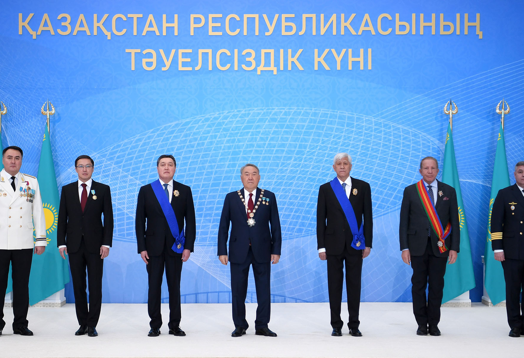 Нұрсұлтан Назарбаев мемлекеттік наградалар тапсыру рәсіміне қатысты 