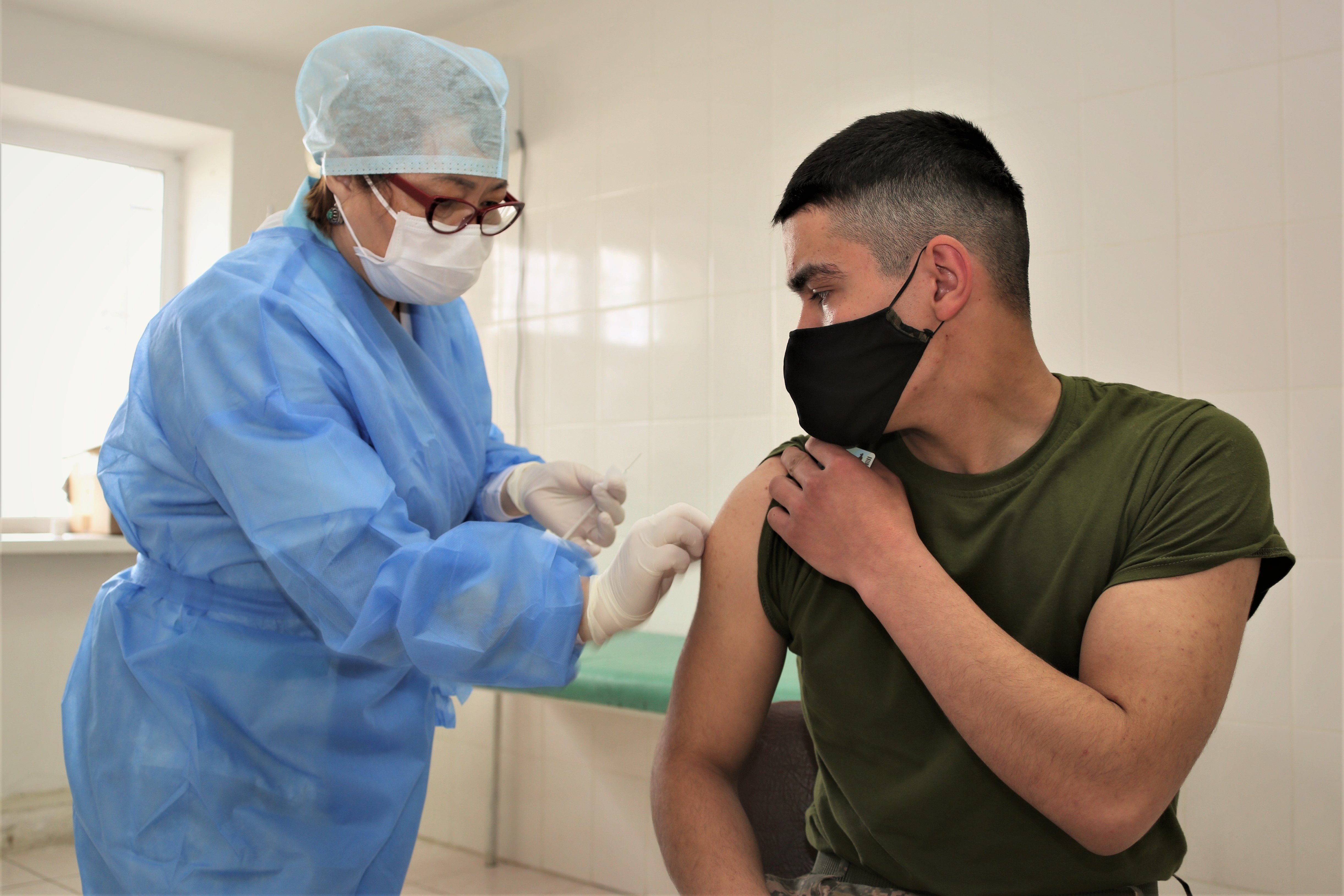 В Вооруженных силах не вакцинированы лишь имеющие медицинские противопоказания 