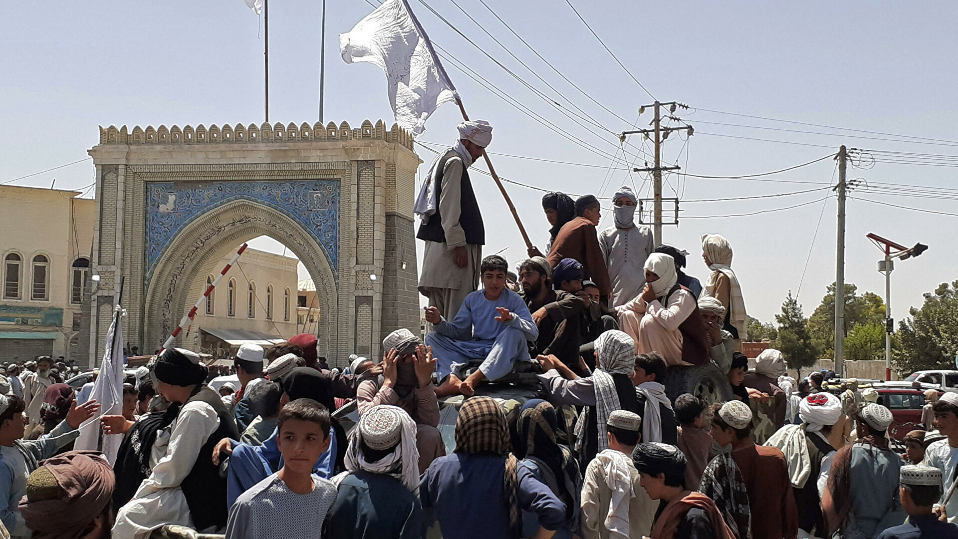 "Талибан" жасақтары Мазари-Шарифті де алып Кабулға жақындап қалды 