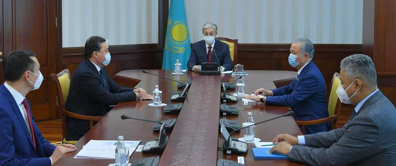 Президент фракция жетекшілерімен кездесті 