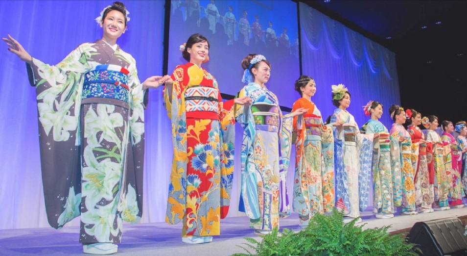 Япония посвятила каждой стране – участнице Олимпиады уникальное кимоно