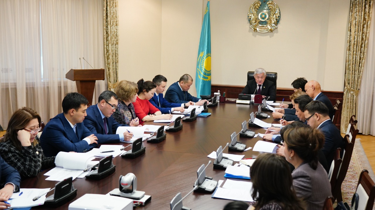 Б. Сапарбаев зейнетақы жүйесін жаңғырту жөніндегі жұмыс тобының отырысын өткізді  