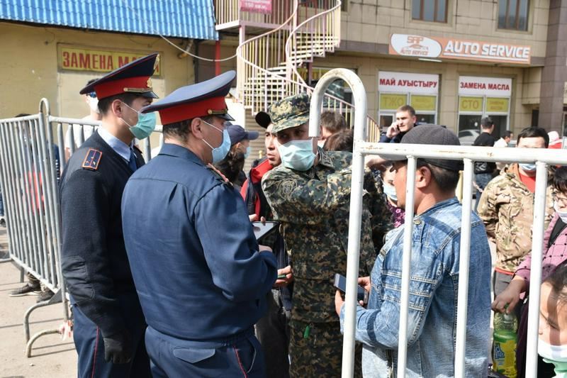 Алматыға кіруге тырысқан облыс тұрғындары өткізу бекетерінде шу шығарды  