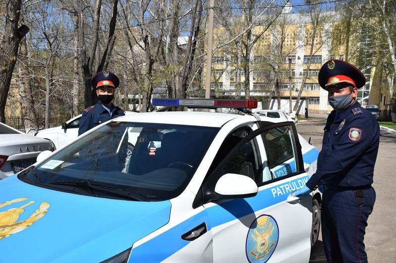 Қарағанды полицейлері көпірден секірмек болған бойжеткенді құтқарды  