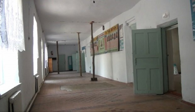 Балалар апатты ғимаратта білім алуға мәжбүр 