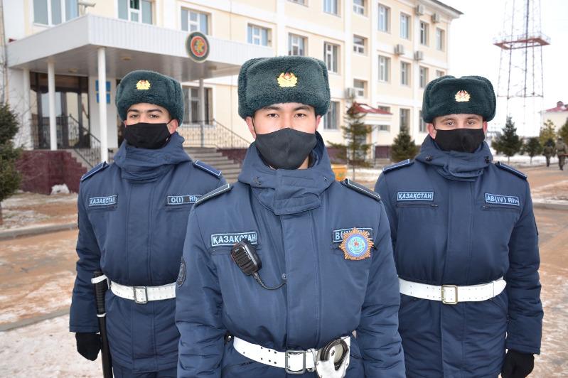 Елордада жас жігіт көпірден секірмекке әрекеттенген  