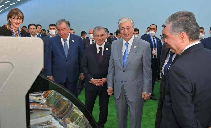  Қазақстан Президенті Орталық Азия елдерінің ұлттық тауарлар көрмесіне барды  
