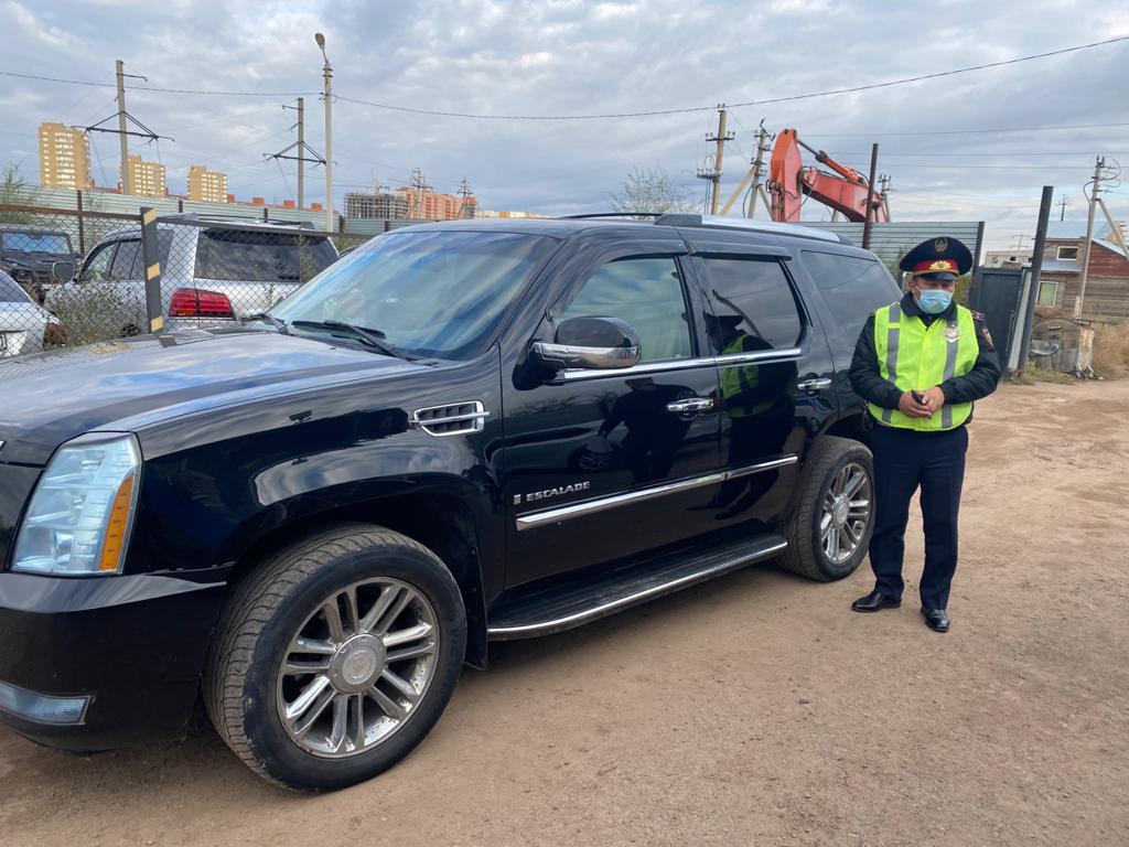 Судебные исполнители столицы изъяли у должника Cadillac Escalade