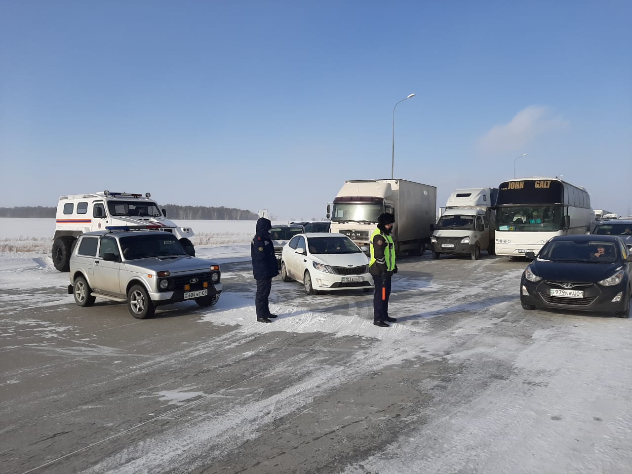 Ақмола облысында көліктер жолда тұрып қалды 