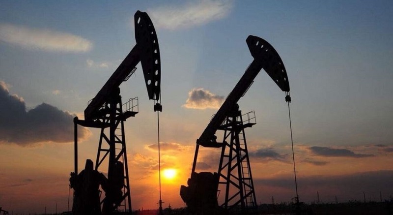 Суточная добыча нефти в Казахстане упала на 25%
