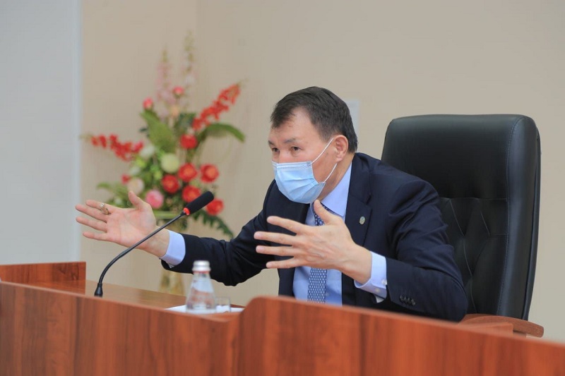 Алик Шпекбаев: «Коррупцию нужно приравнять к измене Родине»