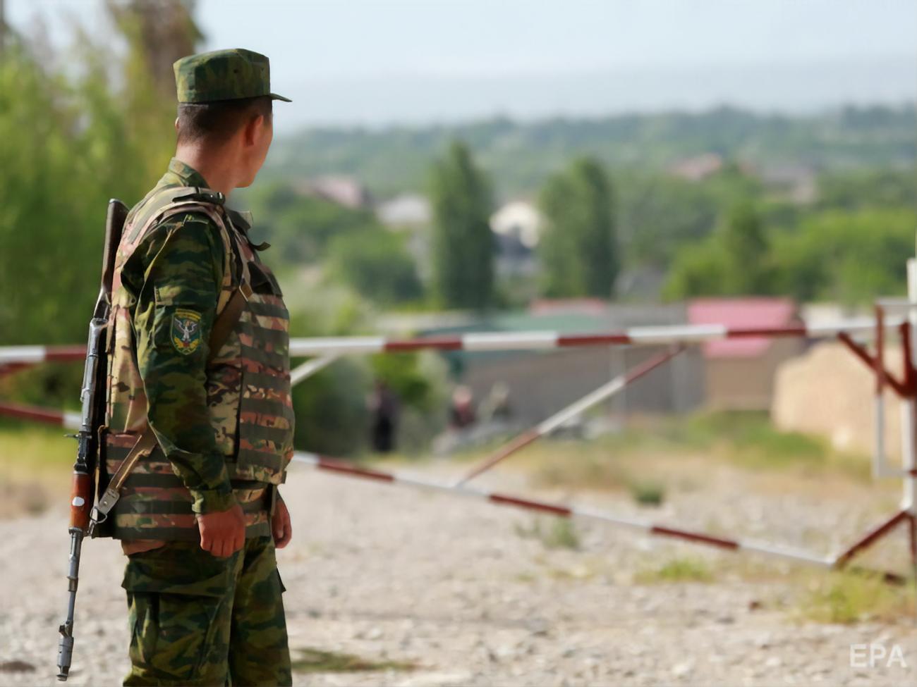 Более 300 афганских военных под натиском талибов отступили на территорию Таджикистана