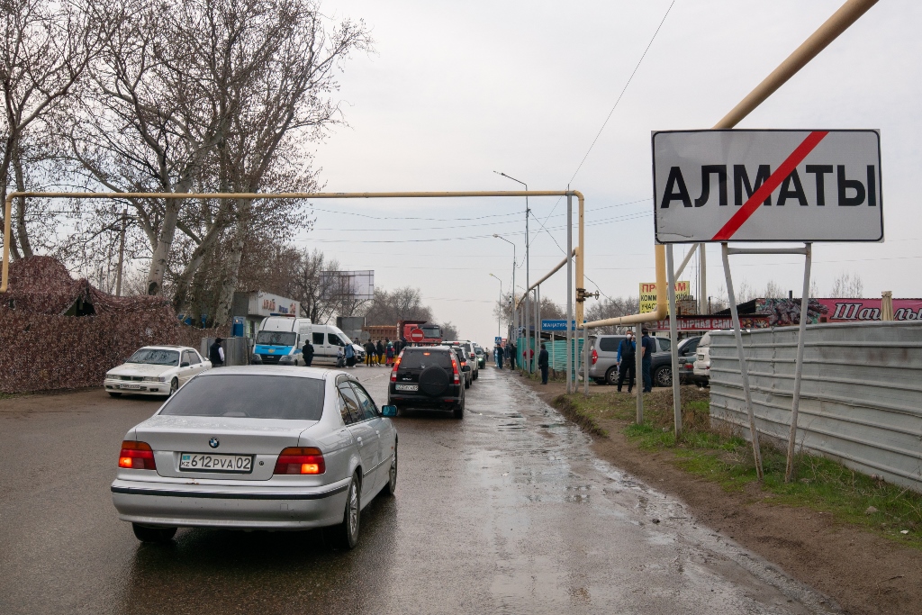 Блокпосты на границах Алматы устанавливаться не будут