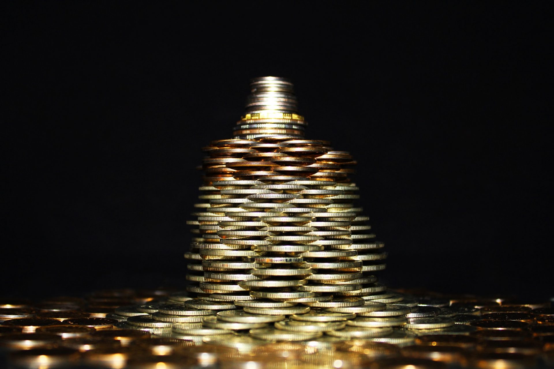 17 внешних признаков, по которым можно легко распознать финансовую пирамиду