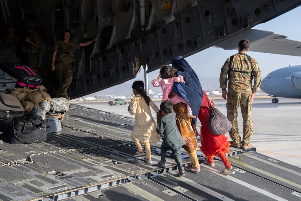 Практически все страны завершили операции по эвакуации граждан из Афганистана