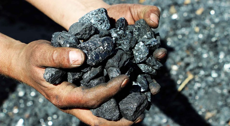 Добыча каменного угля сократилась