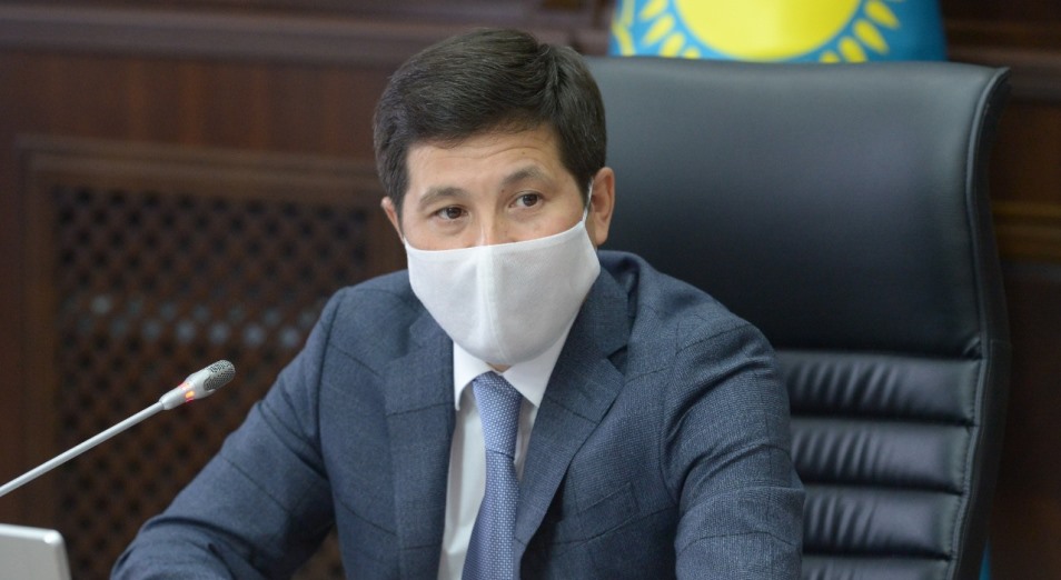 Аким Павлодарской области попробовал не прятаться от неудобных вопросов 