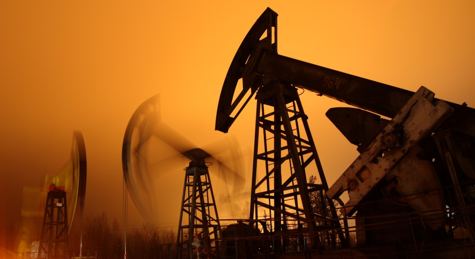 Нефть вновь достигает очередных месячных максимумов