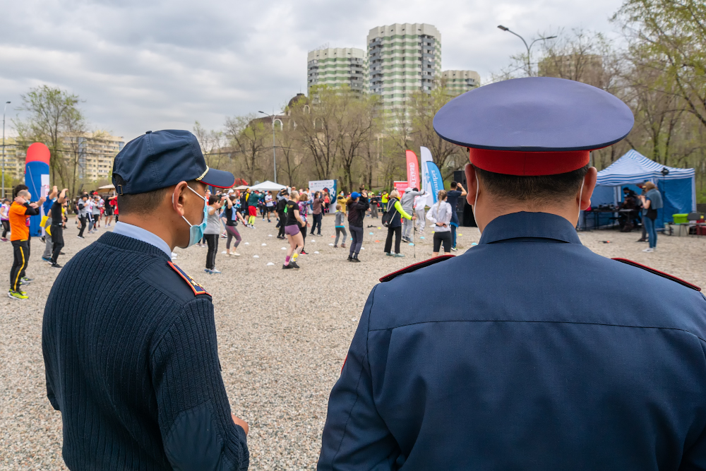 Герой локации. Во время пандемии в Алматы прошел массовый забег