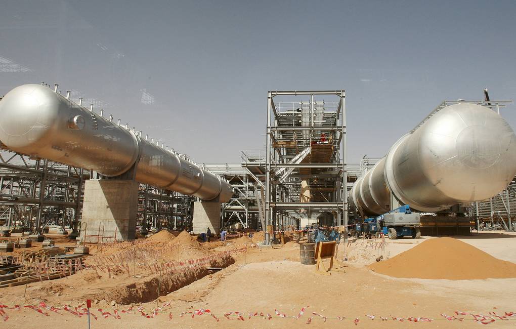 Саудовская Аравия повысила цены на майские поставки нефти для Азии