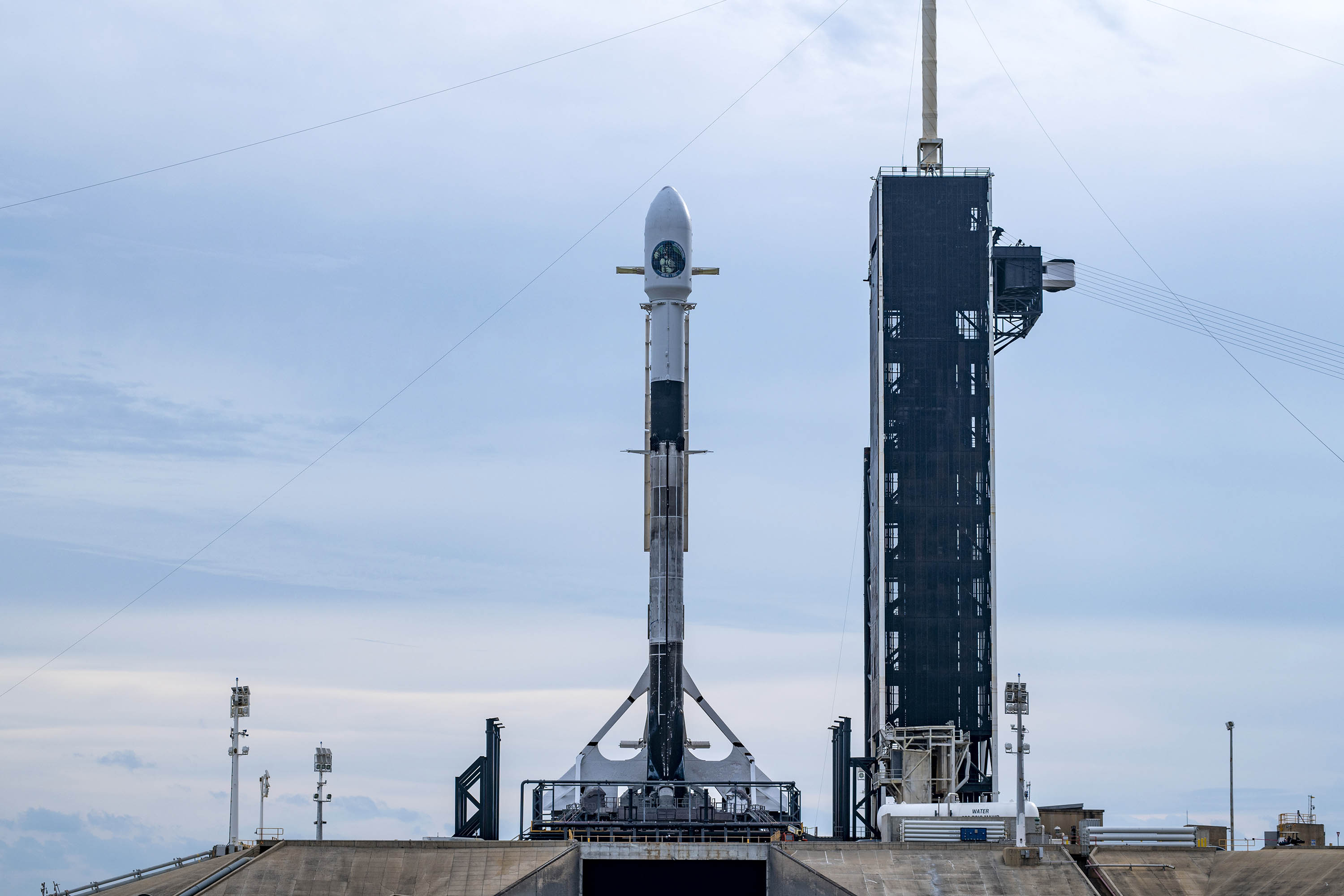 SpaceX отложила на сутки запуск разведывательного спутника США