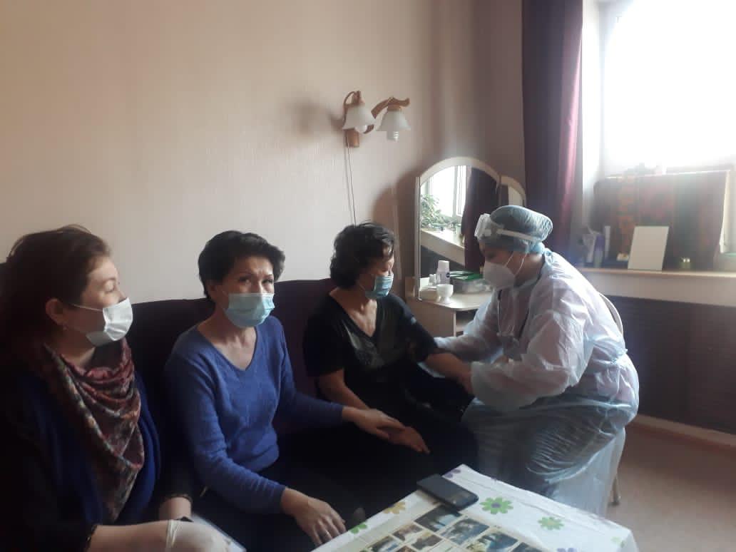 В Алматы пенсионеров консультируют по вопросам медицины и психологической поддержки