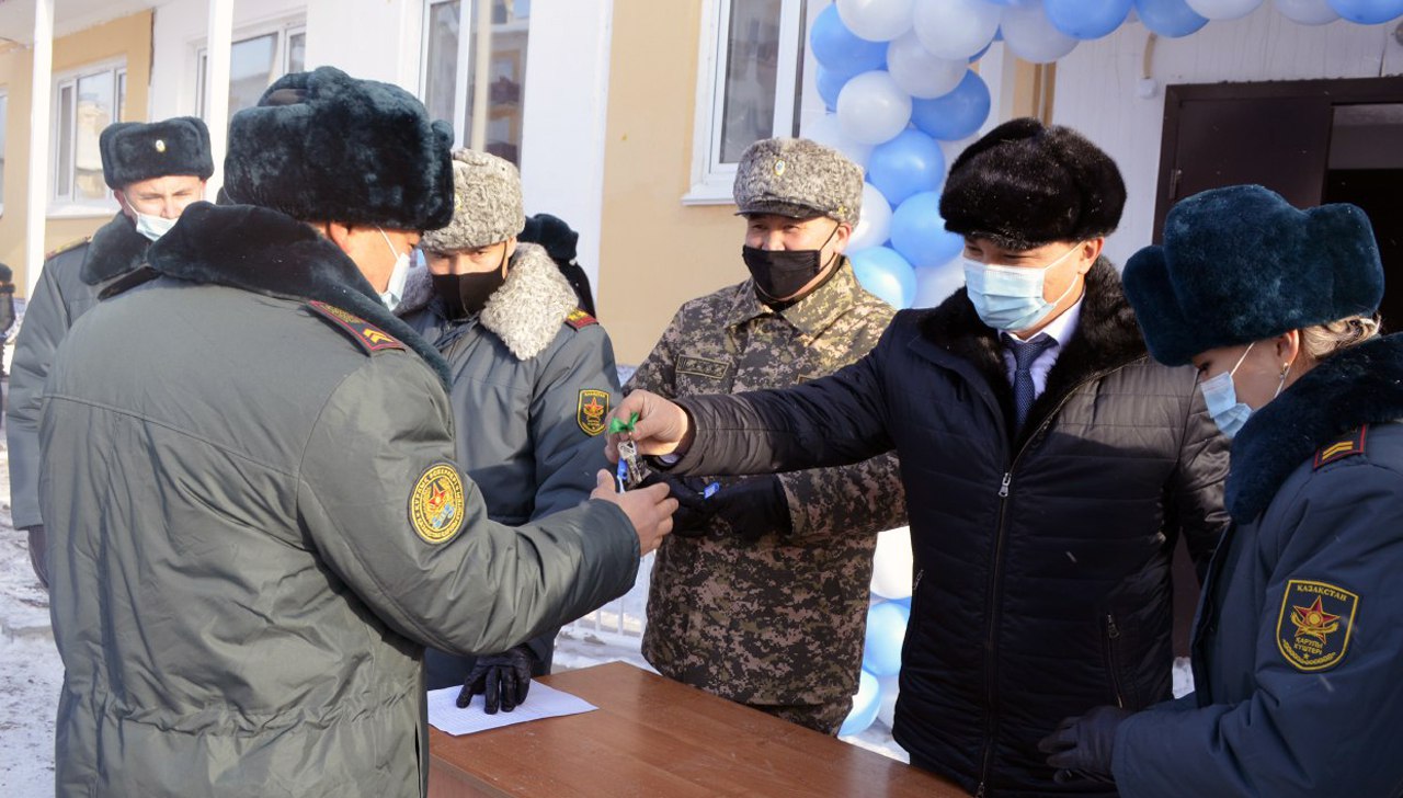 В военном городке Аягозского гарнизона введен в эксплуатацию 60-квартирный дом 