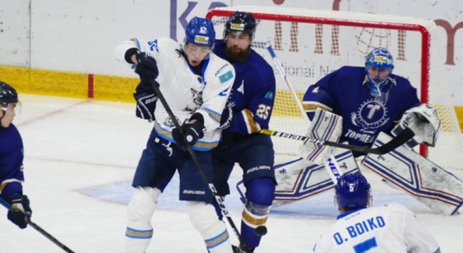 Чемпионат Казахстана по хоккею: "Торпедо" воцарилось на первом месте