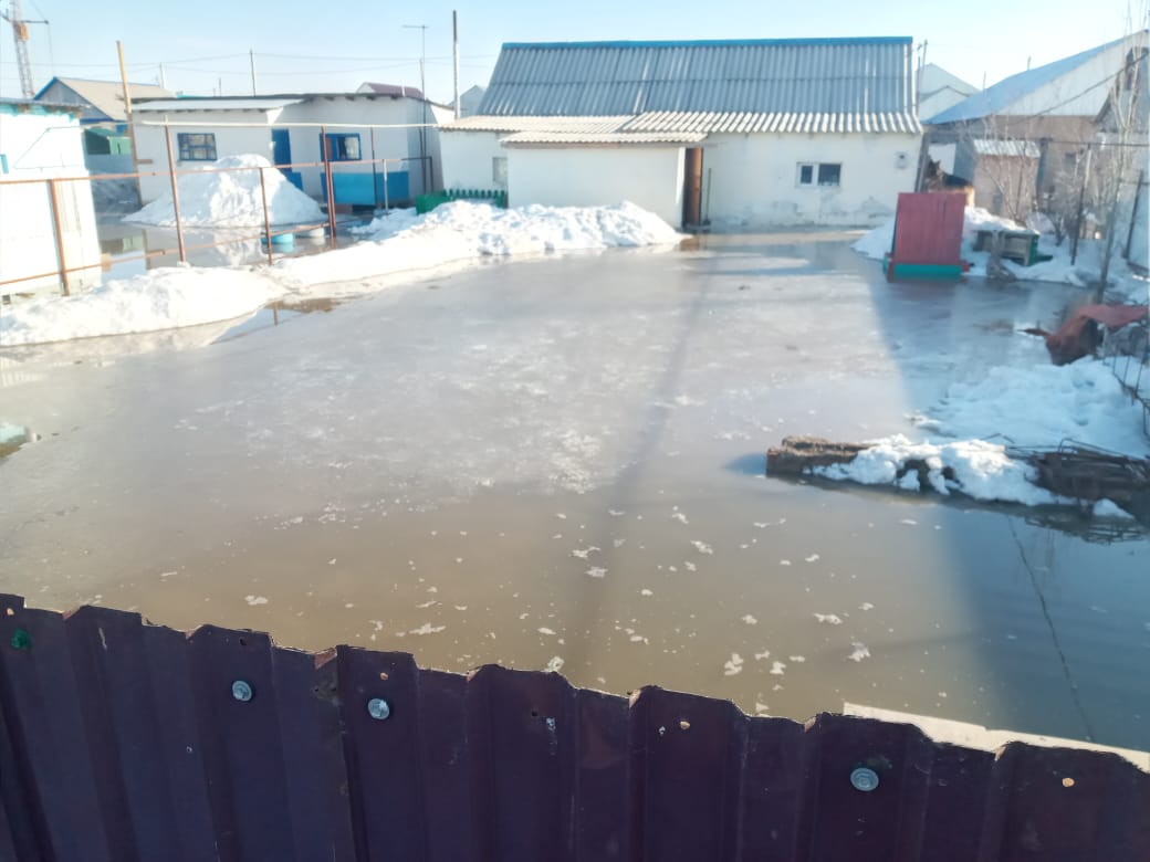 В ЗКО паводковыми водами подтопило первые дома