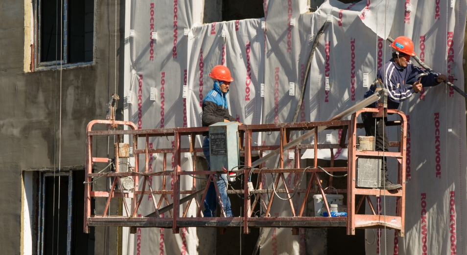 Производительность труда в строительной сфере взлетела сразу на 12% за год