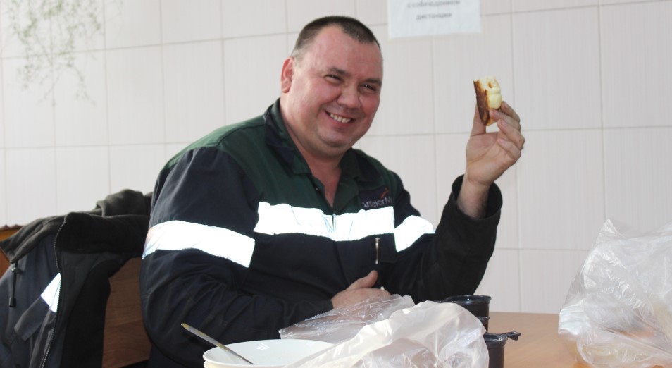 "Вкуснее, чем дома": как кормят шахтеров и металлургов в Карагандинской области