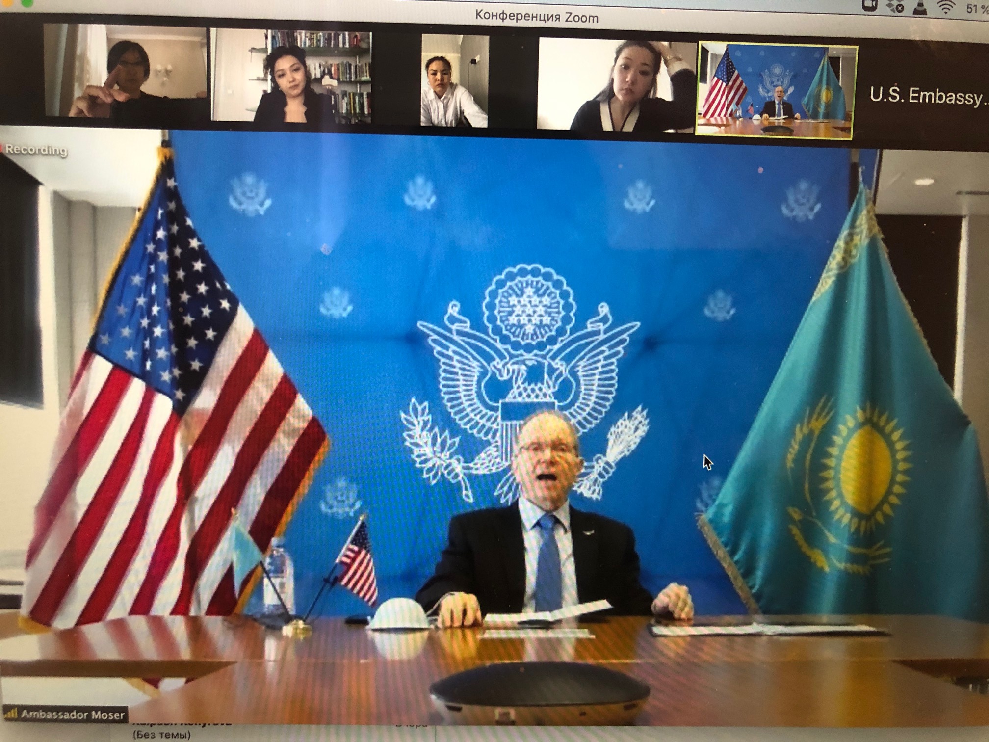 Посол США высказался об организации «оранжевой революции» в РК  