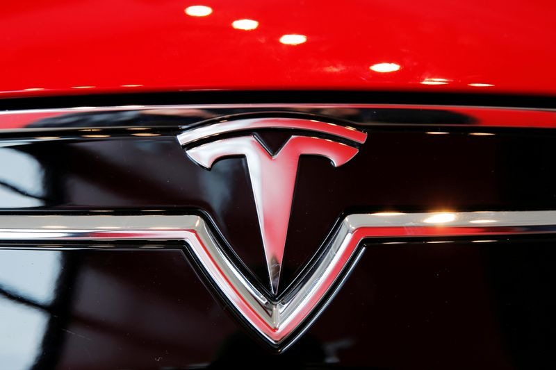 Tesla-ның таза пайдасы II тоқсанда алғаш рет 1 миллиард доллардан асты