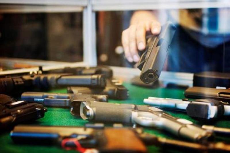 Более 40 единиц незарегистрированного оружия изъяли полицейские  