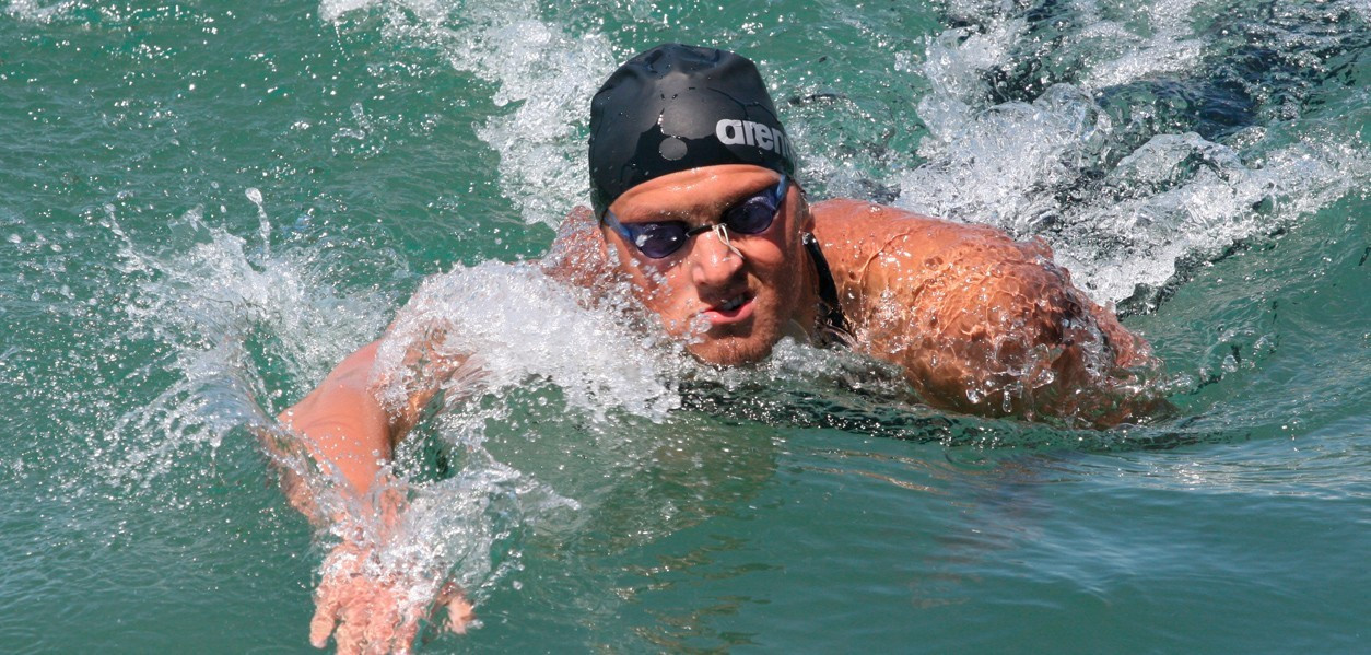 Виталий Худяков завоевал еще одну золотую медаль чемпионата Казахстана по плаванию на открытой воде