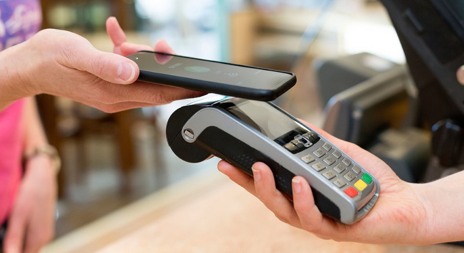 Эксперт обнаружил баги NFC, позволяющие бесконтактно взломать банкоматы с помощью смартфона