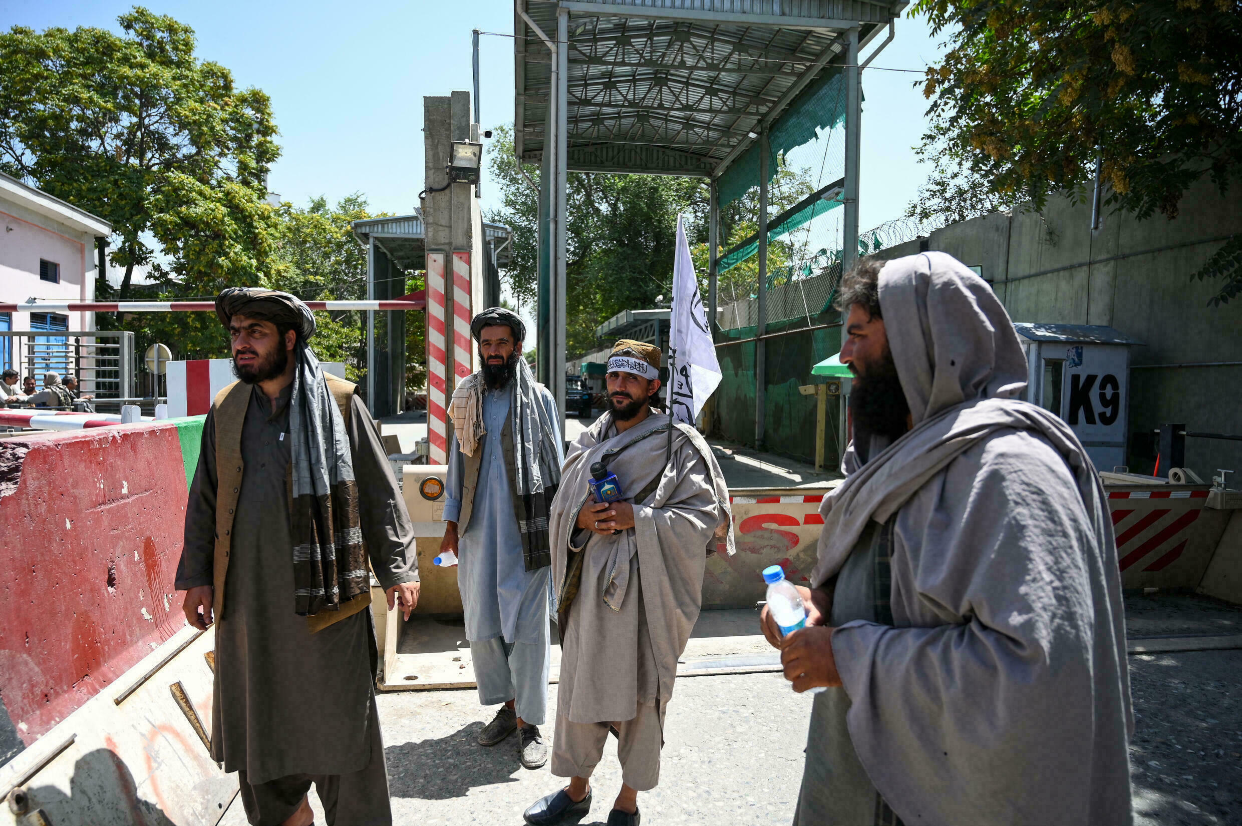 Талибы закрыли все офисы министерства мира в Афганистане  