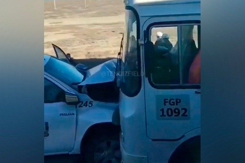 Атырауда автобус пен пикаб соқтығысты